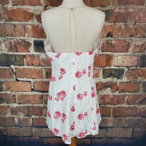 NWT BB DAKOTA NEW RSVP Flavia Floral Fit & Flare Dress 10 - Picture 5 of 7